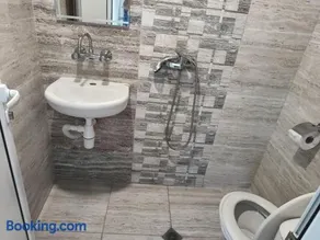 Eli Guest House - Image 4