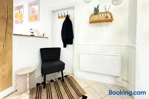 Studio Agabane - By BEST KEYS - Centre-Ville - Cosy & Lumineux - Cuisine Équipée - Smart TV - Lit Confortable - WiFi Fibre - Check-in Autonome - Parking Gratuit à Proximité - Image 5