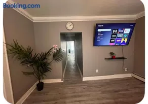 Hill 4 bedroom Apartment - Image 2