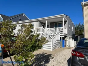 Beautiful Waterfront Ranch for 8 - Image 2