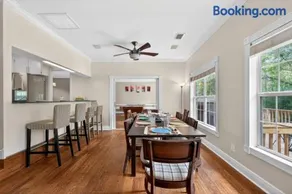 Sprawling 5BR Oasis Near FSU & Trails home - Image 3