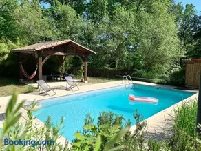 Petit gîte dans les bois avec piscine privative - Image 1