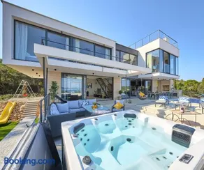 Villa Sunlight - Image 1