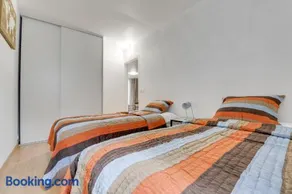 Spacious and comfortable apart with parking - Image 5