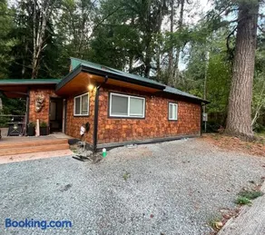 Private Hot Tub & Sauna, EV charger, pets welcome - Image 2