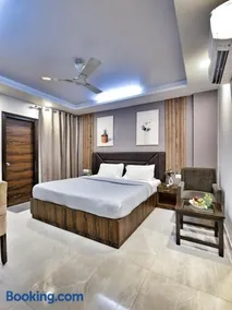 Hotel Purple Orchid Near Yashobhoomi - Image 2
