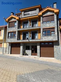 Los Casares - Image 1