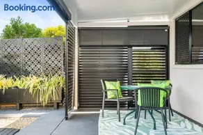 Modern 1-Bed Retreat with Patio & Shed Access - Image 1