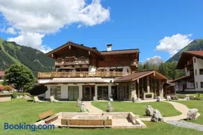 Chaletresort Lech - Image 1