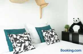 Charming 1 Bedroom Marais Hideaway - FB17A - Image 5
