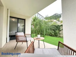 Krystal Garden, Bnbrickeys. - Image 4