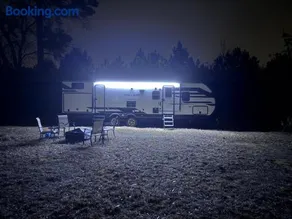The Pinecone Retreat - Only 1 mile from i95 - Image 4