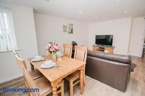 Potter Apartment - Image 1