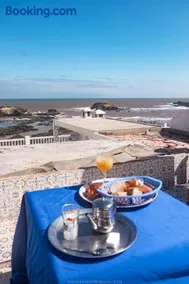 Home with a sea view - Image 3