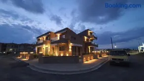 Artline Luxury Suites - Image 1