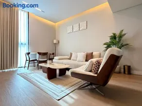1 BR Luxury Apt by AJ Aljada - Image 2