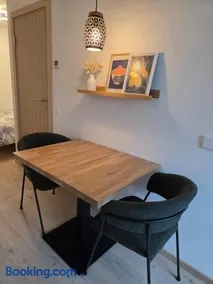 Brooklyn Style Apartment with Private Entrance - Image 3
