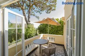 The Helderview Luxury Suites - Image 2