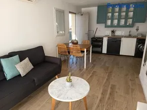 Maisonnette au cœur de Lauris - Image 2