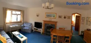Dalkell Cottages - Image 2