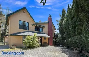 Eaglenest Inn - Image 1