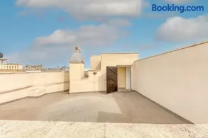 People's House - Image 1