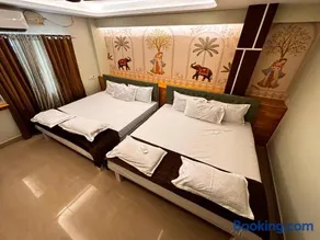 ADITI ROOMS - Image 4