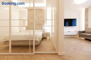Nest Inn Satin Studio - Image 4