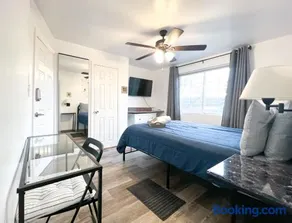 Sunny Queen bedroom feel like home!! - Image 4