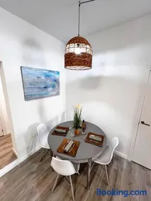 Casa Moderna con Garaje en Rota, cerca de Playa - Image 3