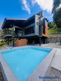 Luxury Mountain Chalet with Heated Pool - Image 2