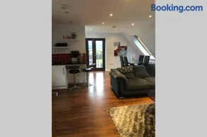 Struan Coach house in gated residence - Image 3