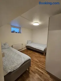 Entire Apartment 50 sqm Modern & Free Parking - Image 5