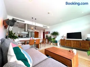 2BR with Breathtaking Sea View Yas Proximity - Image 2