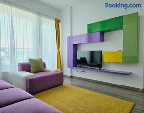 VR2 Central Apartment - Image 2