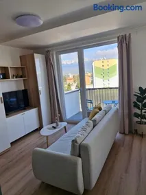 Apt 415 Svit - Image 4