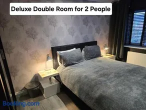 Luxury on a Budget Chelmsford - B&B ROOM in a quiet family home - Image 3