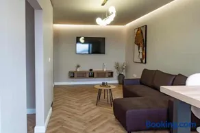 Distinct Ultracentral Apartment - Image 5