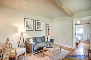 Cheerful 3 bedroom Villa with Backyard Oasis - Image 2