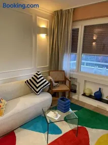 Luxueux Studio Neuf-Balcon-6min Gare-15min Paris - Image 1