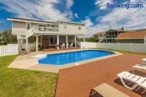 Bayside Bungalow - Image 1