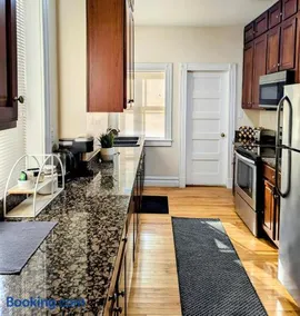 MCV-VCU Furnished Pet Friendly All Inclusive - Image 2
