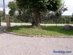 Maison paisible entre Berry et Creuse avec jardin clos, terrasse et parking privé - Image 4