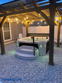 Perfect 5 Star Beach Block with Hot Tub - Image 1