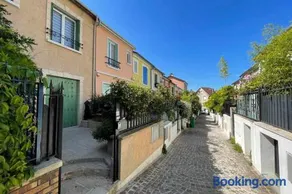 Charming townhouse with garden in the City of Love - Image 2