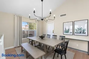 LUXURY Desert Oasis! 5 bedroom, 3 bath w HEATED POOL - Image 1