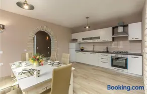 Three Bedroom Holiday Home In Katun - Image 4