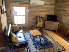 Log Cabin Getaway in the RRG - Image 3