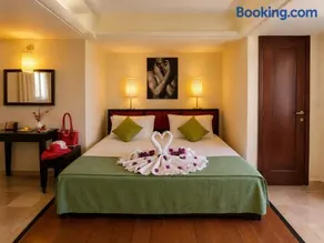 Hotiday Torre Santo Stefano Resort - Image 2
