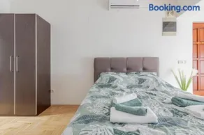 Warm house full of green ambient,joy and comfort - Image 2